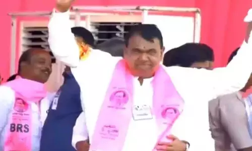 బాన్సువాడ సభలో డ్యాన్స్ చేసిన పోచారం (వీడియో)
