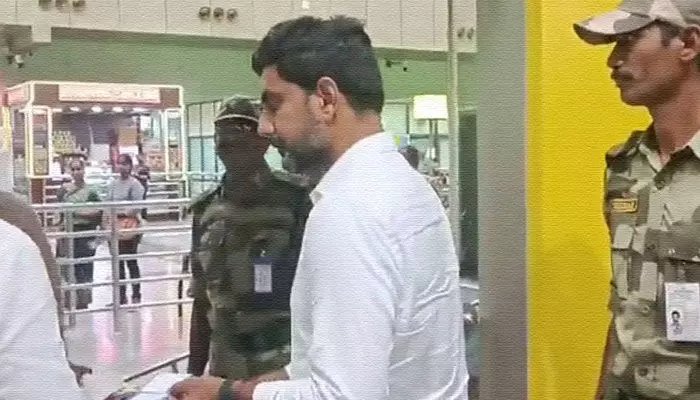 మళ్లీ హస్తినకు నారా లోకేష్.. న్యాయవాదులతో సంప్రదింపులు మళ్లీ హస్తినకు నారా లోకేష్.. న్యాయవాదులతో సంప్రదింపులు