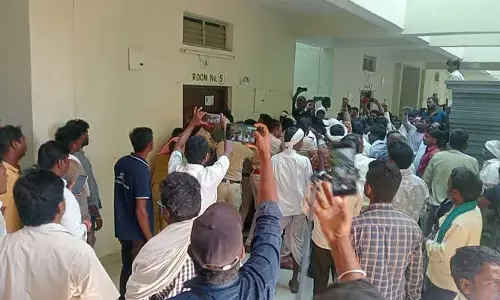 విద్యార్థిని మృతి.. ఎస్సై, సీఐ, డీఎస్పీ, ఆర్‌డీఓ విచారణ