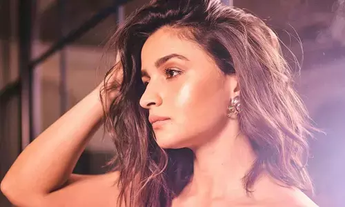 Alia Bhatt looks cool in her latest pics