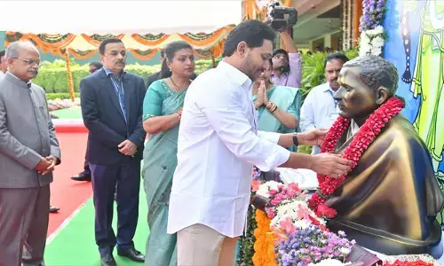 సీఎం క్యాంపు కార్యాలయంలో రాష్ట్ర అవతరణ దినోత్సవ వేడుకలు