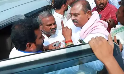 సర్పంచ్‌ని కిడ్నాప్ చేసేందుకు మంత్రి జగదీశ్ రెడ్డి వర్గీయులు యత్నం (వీడియో)