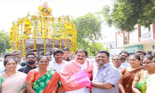 పొట్టి శ్రీరాములు త్యాగం చేస్తే వైసీపీ నేతలు ఆయన స్ఫూర్తికి తూట్లు పొడుస్తున్నారు: నాదెండ్ల మనోహర్