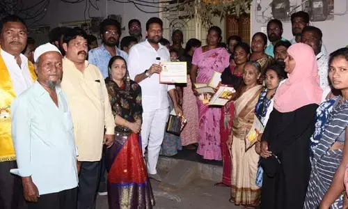 అభివృద్ధి చేసే నాయకుడిని ఎన్నుకోవాలి: TG Bharat