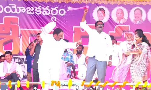 మధుప్రియ పాట...సండ్ర ఆట..