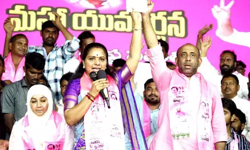 రాజకీయంగా సీఎం కేసీఆర్ ను కొట్టాలంటే మరో కేసీఆరే పుట్టాలి