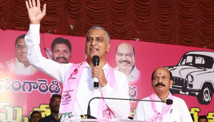 స్ట్రాంగు లీడర్ కేసీఆర్ ఉండగా రాంగ్ లీడర్లు ఎందుకు : మంత్రి స్ట్రాంగు లీడర్ కేసీఆర్ ఉండగా రాంగ్ లీడర్లు ఎందుకు : మంత్రి