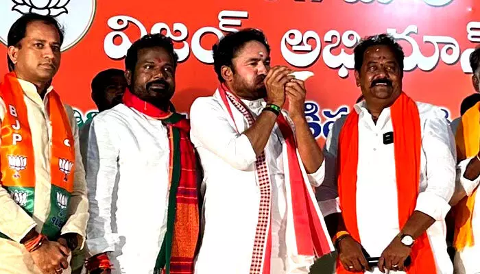 వేలాది కోట్ల అవినీతికి కేరాఫ్ కేసీఆర్ వేలాది కోట్ల అవినీతికి కేరాఫ్ కేసీఆర్