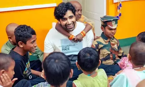 క్యాన్సర్‌తో పోరాడుతున్న చిన్నారులతో అడివి శేష్