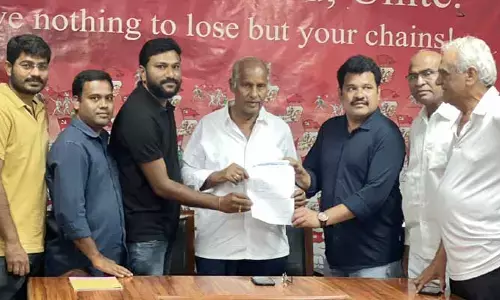జర్నలిస్టులకు కమ్యూనిస్టు పార్టీ శుభవార్త