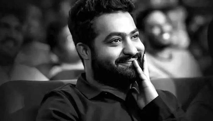 ఇల్లు కట్టుకునే ప్రతి ఇటుకపై ఎన్టీఆర్ పేరు.. ఇదెక్కడి అభిమానం రా బాబు... ఇల్లు కట్టుకునే ప్రతి ఇటుకపై ఎన్టీఆర్ పేరు.. ఇదెక్కడి అభిమానం రా బాబు...