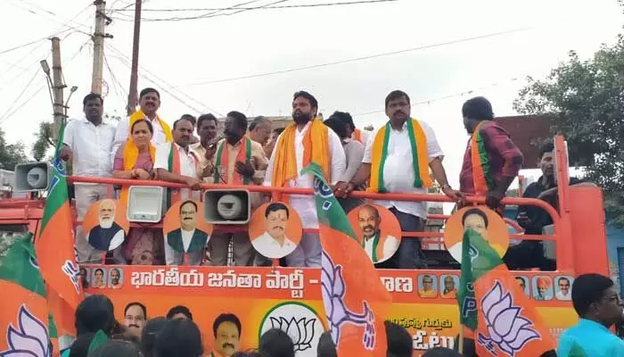 కేంద్ర నిధులతోనే గ్రామాల అభివృద్ధి : మిథున్ రెడ్డి కేంద్ర నిధులతోనే గ్రామాల అభివృద్ధి : మిథున్ రెడ్డి