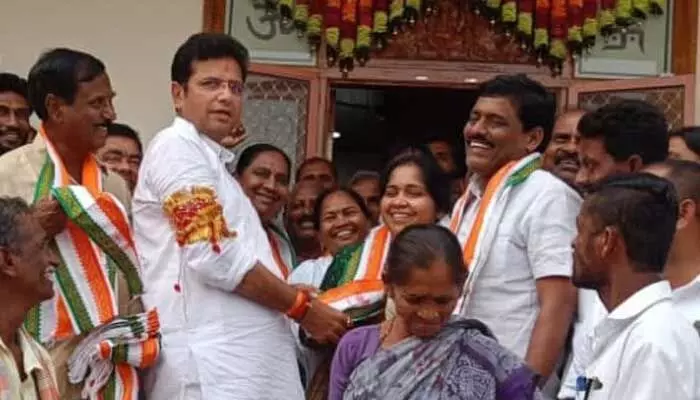 కాంగ్రెస్ తోనే ప్రజాసంక్షేమం.. శ్రీపాద ట్రస్ట్ చైర్మన్ శ్రీను బాబు కాంగ్రెస్ తోనే ప్రజాసంక్షేమం.. శ్రీపాద ట్రస్ట్ చైర్మన్ శ్రీను బాబు