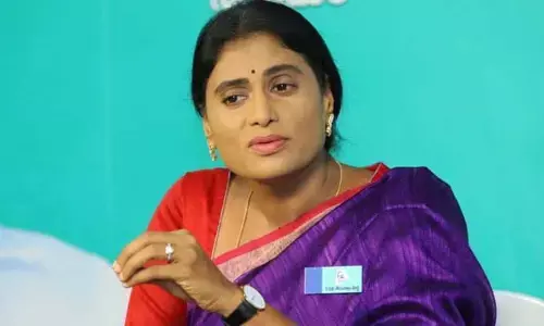 తెలంగాణలో ఆఫ్గానిస్థాన్‌ను తలపించే తాలిబన్ల పాలన: Y. S. Sharmila