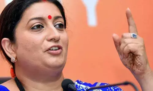 బెట్టింగ్ యాప్ నుంచి CMకు రూ.508 కోట్ల చెల్లింపులు.. స్మృతి ఇరానీ కీలక వ్యాఖ్యలు