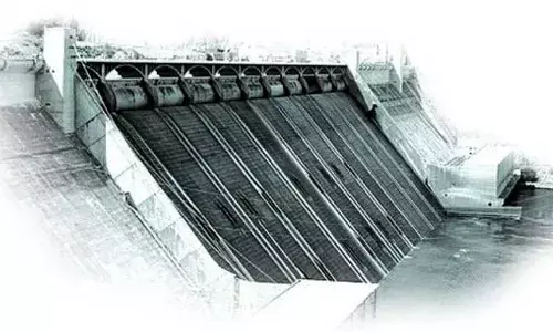 రాజకీయమే వ్యాపారం అయితే ఎట్లా!?