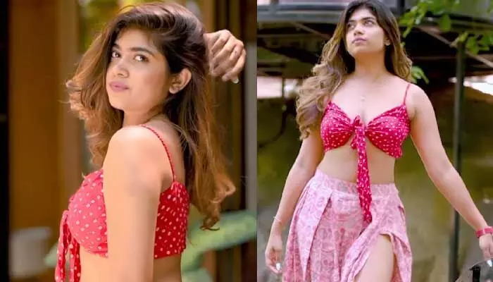 మరీ బోల్డ్గా రెచ్చిపోతున్న రీతు చౌదరి.. మొత్తం చూపించమంటున్న నెటిజన్లు మరీ బోల్డ్గా రెచ్చిపోతున్న రీతు చౌదరి.. మొత్తం చూపించమంటున్న నెటిజన్లు