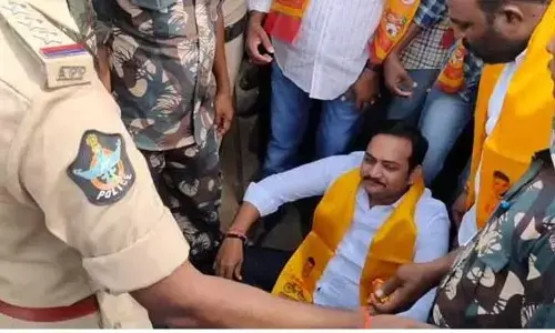 Breaking: రాజంపేటలో టీడీపీ నేత నరహరి అరెస్ట్.. ఉద్రిక్తత