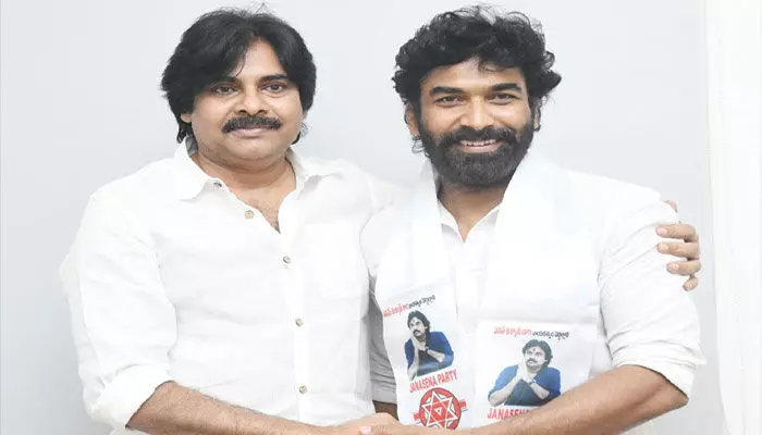 జనసేన పార్టీలో చేరిన ప్రముఖ నటుడు జనసేన పార్టీలో చేరిన ప్రముఖ నటుడు