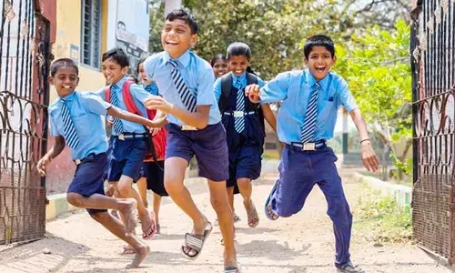 School Holiday:విద్యార్థులకు గుడ్ న్యూస్..రేపు స్కూళ్లకు సెలవు ప్రకటించిన ప్రభుత్వం