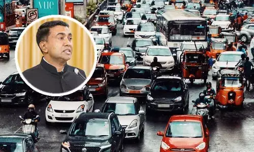 హైదరాబాద్ ట్రాఫిక్‌లో చిక్కుకున్న గోవా ముఖ్యమంత్రి