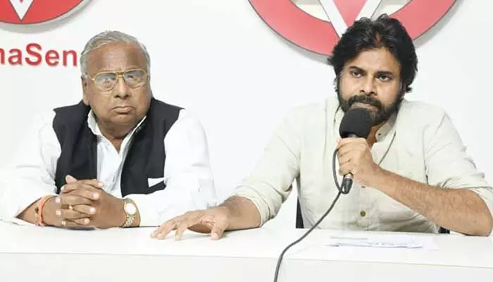 పవన్ కళ్యాణ్పై కాంగ్రెస్ నేత వీహెచ్ సీరియస్ కామెంట్స్ పవన్ కళ్యాణ్పై కాంగ్రెస్ నేత వీహెచ్ సీరియస్ కామెంట్స్