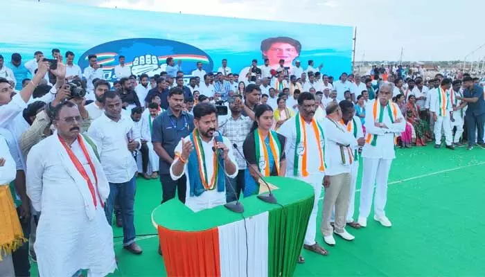 రైతులకు మేలు చేసి ఉంటే చర్చకు సిద్ధం : రేవంత్ రెడ్డి రైతులకు మేలు చేసి ఉంటే చర్చకు సిద్ధం : రేవంత్ రెడ్డి