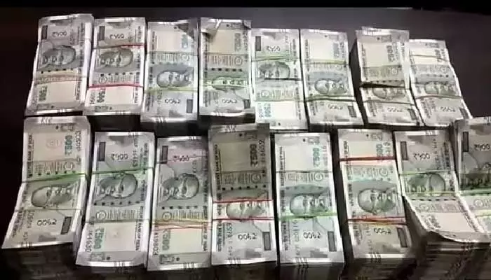 ఎలక్షన్ కోడ్ ఎఫెక్ట్: రూ.519 కోట్లకు చేరుకున్న పట్టుబడ్డ నగదు! ఎలక్షన్ కోడ్ ఎఫెక్ట్: రూ.519 కోట్లకు చేరుకున్న పట్టుబడ్డ నగదు!