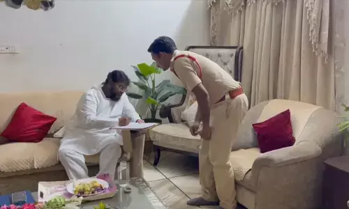 టీడీపీ నేత అబ్ధుల్ అజీజ్‌కు షాక్.. ఎస్సీ,ఎస్టీ అట్రాసిటీ కేసు నమోదు