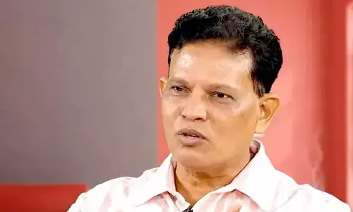 మీరేం నాయకులు.. అధికారంలోకి రావడానికి ఏదైనా చెబుతారా?