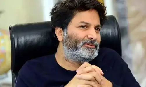 త్రివిక్రమ్ పుట్టినరోజుకు పవన్ కళ్యాణ్ ఇచ్చిన గిఫ్ట్ ఏంటో తెలిస్తే షాక్ అవ్వాల్సిందే..!