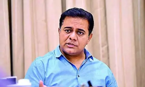 కాంగ్రెస్ స్కాముల గురించి ఈ పుసక్తంలో క్లియర్‌గా ఉంది: KTR