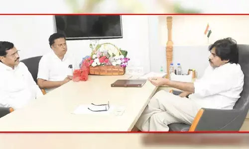 Hyd: జనసేన రాజకీయ విధానంపై పవన్ కీలక నిర్ణయం.. ఆ జిల్లా నేతలకు దిశా నిర్దేశం