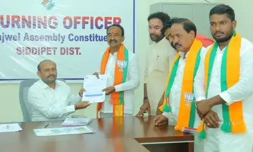 జోరందుకున్న నామినేషన్ల పర్వం