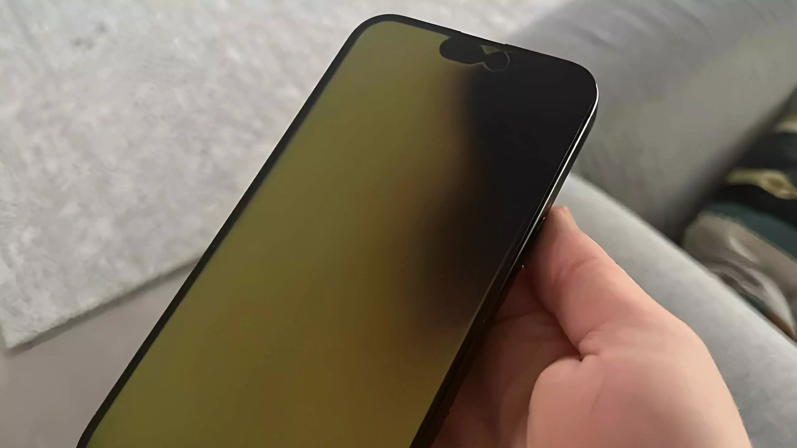రాత్రిపూట iPhone నుంచి కాలుతున్న వాసన.. టెన్షన్లో యూజర్లు రాత్రిపూట iPhone నుంచి కాలుతున్న వాసన.. టెన్షన్లో యూజర్లు