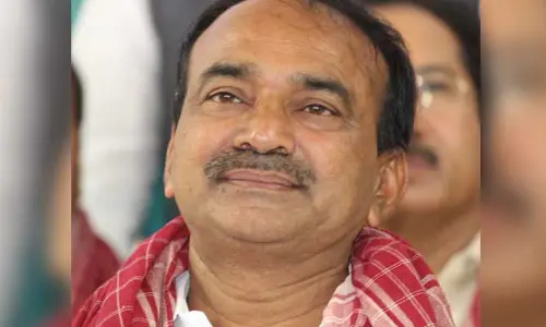అఫిడవిట్‌లో తనకు కారు లేదని పేర్కొన్న ఈటల.. ఆస్తులు ఎన్నంటే..!