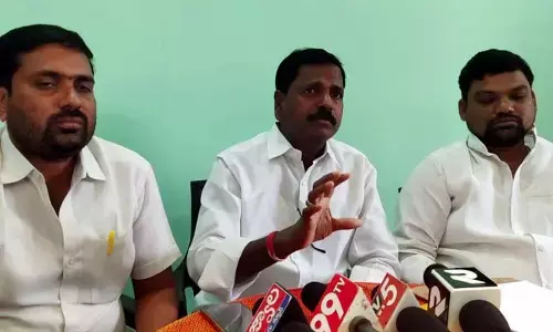 Andole: జోగిపేటలో ముగ్గురు కౌన్సిలర్ల సంచలన నిర్ణయం.. దెబ్బతో బీఆర్ఎస్ ఉక్కిరి బిక్కిరి
