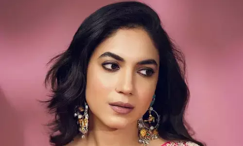 Ritu Varma Looks Stunning in Red Saree