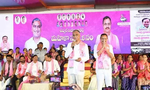 కేసీఆర్  పాలనలో  కరువు లేదు, కర్ఫ్యూ  లేదు : హరీష్ రావు