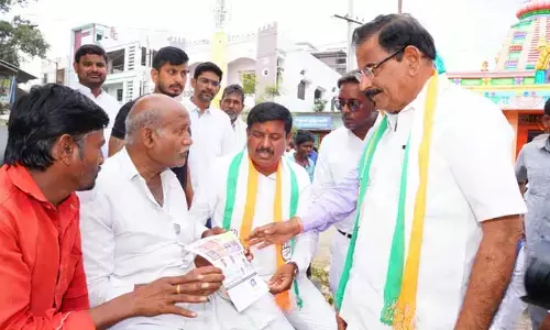 కాంగ్రెస్‌ ప్రభుత్వం వస్తే 2 లక్షల రుణమాఫీ చేస్తాం.. మనోహర్ రెడ్డి