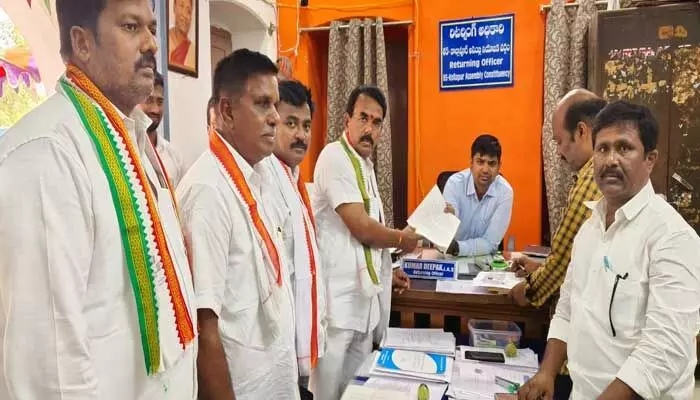 ఎమ్మెల్యే బీరం గ్రామాలకు వెళ్ళాలంటే ఎందుకు భయపడుతున్నావ్ : మాజీ మంత్రి జూపల్లి ఎమ్మెల్యే బీరం గ్రామాలకు వెళ్ళాలంటే ఎందుకు భయపడుతున్నావ్ : మాజీ మంత్రి జూపల్లి