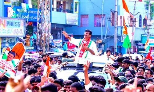 అరచేతిని అడ్డుపెట్టి సూర్యకాంతిని ఆపలేరు