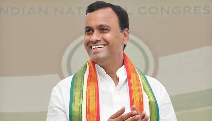ఆస్తుల్లో కోమటిరెడ్డి రాజగోపాల్ రెడ్డే టాప్.. మొత్తం ఎన్ని కోట్లో తెలుసా? ఆస్తుల్లో కోమటిరెడ్డి రాజగోపాల్ రెడ్డే టాప్.. మొత్తం ఎన్ని కోట్లో తెలుసా?