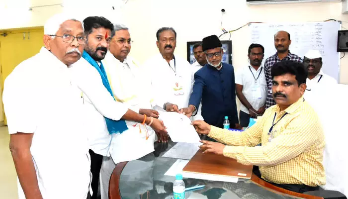 నామినేషన్ దాఖలు చేసిన రేవంత్ రెడ్డి నామినేషన్ దాఖలు చేసిన రేవంత్ రెడ్డి