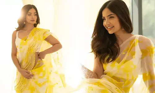 పసుపు చీరలో పిచ్చెక్కిస్తున్న Kashmira Pardeshi