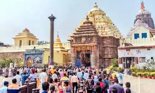 పూరీజగన్నాథ స్వామి ఆలయంలో తొక్కిసలాట (వీడియో)