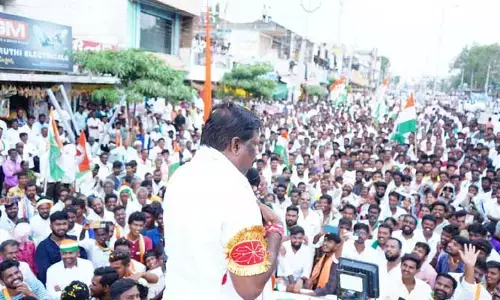 వంశీకృష్ణ గెలుపే ధ్యేయంగా నామినేషన్ కార్యక్రమానికి  ఉప్పెనలా కదిలి వచ్చిన కాంగ్రెస్ సైన్యం
