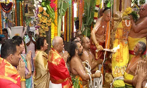 శ్రీ పద్మావతి అమ్మవారి బ్రహ్మోత్సవాలకు శాస్త్రోక్తంగా ధ్వజారోహణం