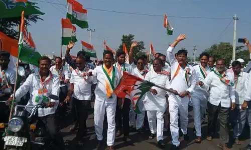 కల్వకుర్తిలో కసిరెడ్డి నామినేషన్ కు  పెద్ద ఎత్తున తరలిన అభిమానులు