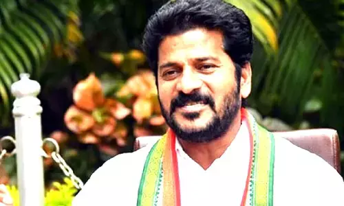 రేవంత్ రెడ్డికి నామినేషన్ డబ్బులు ఇచ్చిన కేసీఆర్ పూర్వ గ్రామస్తులు